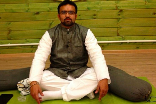 15 июля: встреча с ведическим астрологом и мастером аюрведы Битукешвара Сони.